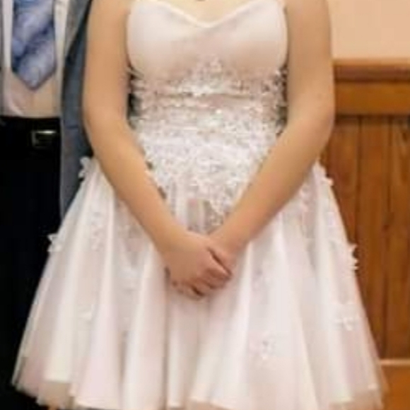 White formal/Dress - Picture 7 of 10